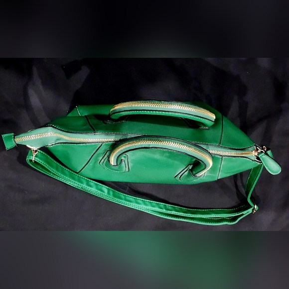 COCO + CARMEN | Convertible Handbag 👜 | Green - Picture 2 of 6